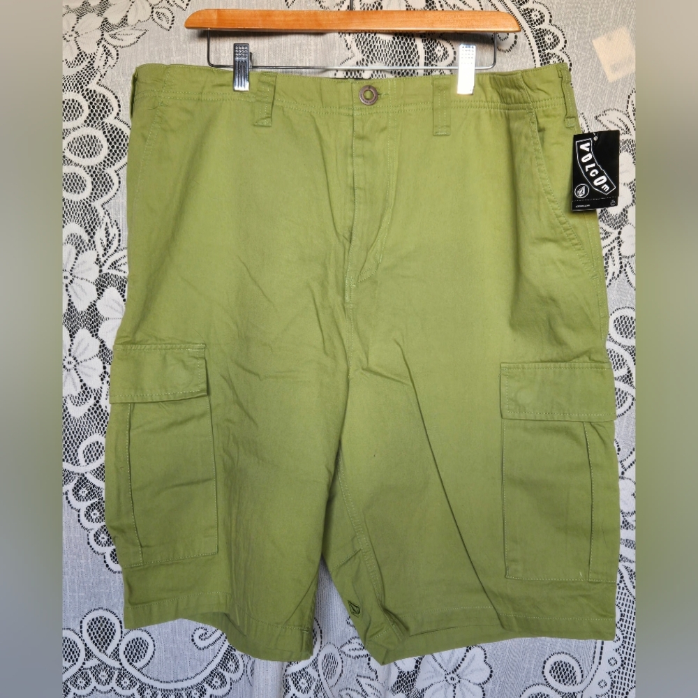 Volcom - Light Green Cargo Shorts -(38)